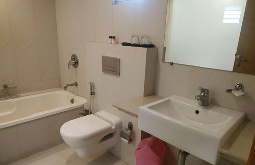 Alkapuri Hotel | Hotel Yuvraj