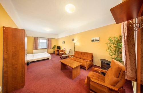 Hluboka nad Vltavou Hotel | Hotel Záviš z Falkenštejna