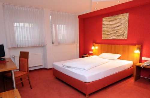 Barmen Hotel | Hotel zur Krone Garni