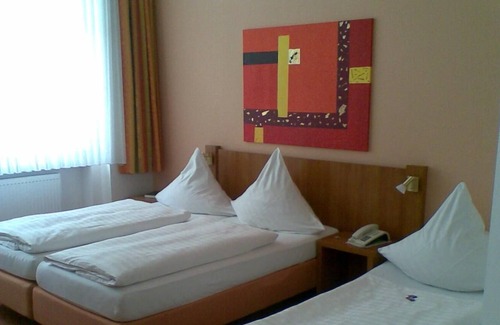 Barmen Hotel | Hotel zur Krone Garni
