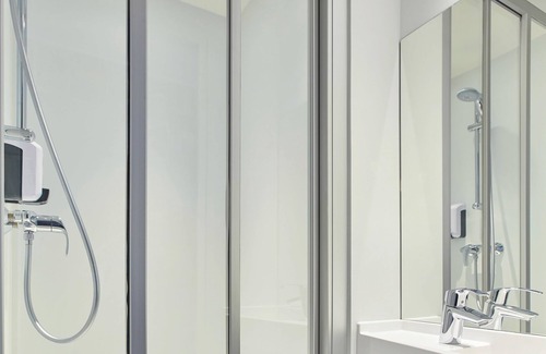Bagnolet Hotel | hotelF1 Paris Porte de Montreuil