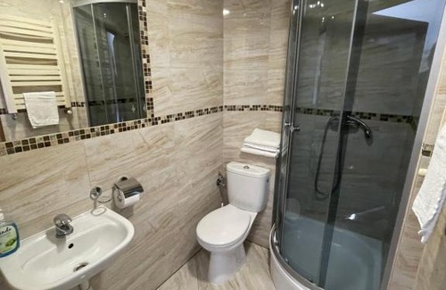 Raszyn Cama Y Desayuno | Hotelik Gold