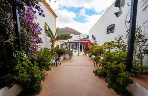 Montana Blanca Cama Y Desayuno | HOTELITO RURAL GA7COLORES only adult