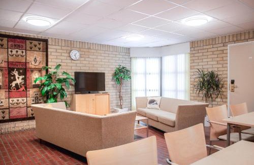 Kauniainen Apartamento | Hotelli Tiiliriihi