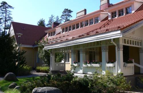 Kauniainen Apartamento | Hotelli Tiiliriihi