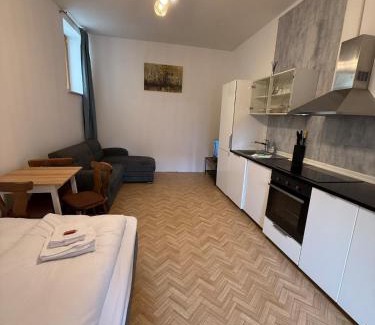 Marktbreit Apartamento | Hotelwohnung mit integrierter Küche & Bad