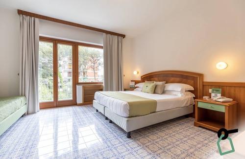 Sorrento Hotel | HOTIDAY Room Collection - Sorrento