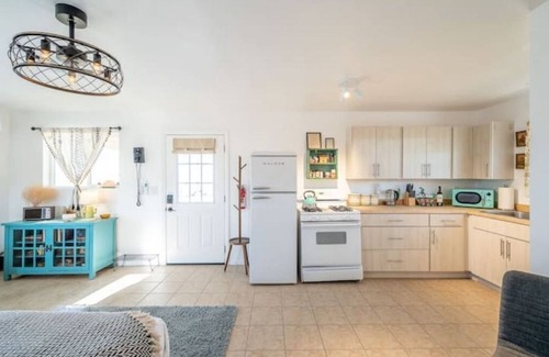 Twentynine Palms Cabina | HotTub & Sunset Views -- Relaxing Desert Retreat Near Joshua Tree