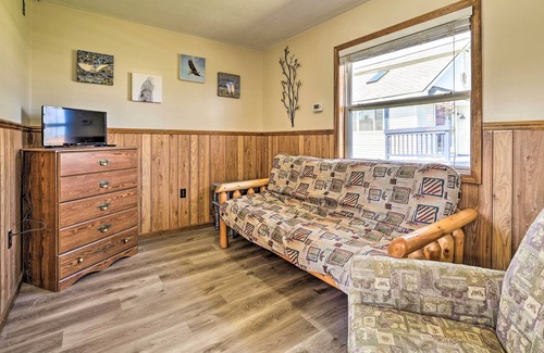 Houghton Lake Cabina | Houghton Lake Cabin w/ Private Resort Beach!