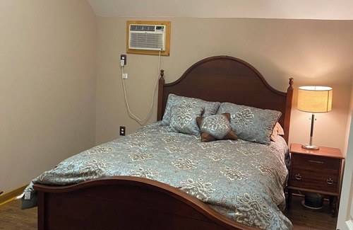 Houma Cabina | HOUMA 45 MILES FROM NOLA INTERNATIONAL AIRPORT, FISHING, HISTORIC DOWNTOWN HOUMA