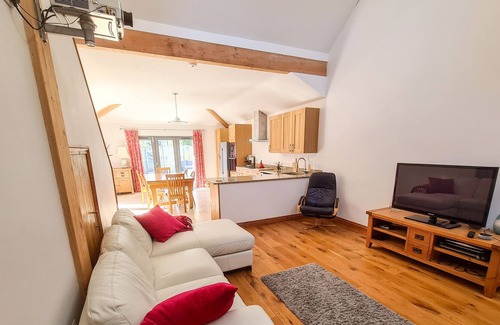 Heligan Cabaña | HOUNDBEARE BARN, pet friendly in Teign Valley, Edge Of Dartmoor
