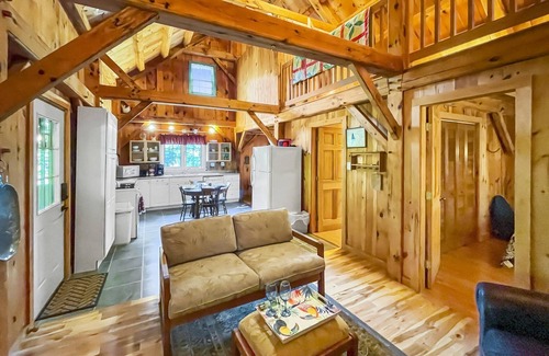Rumney Casa | Hounds Nest:Community Decks on Stinson Lake, Dogs Ok, Central AC, Fire Pit, Fast WiFi & more