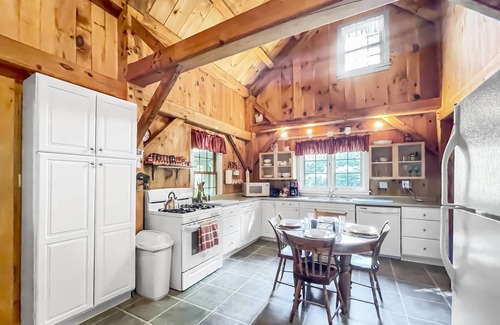 Rumney Casa | Hounds Nest:Community Decks on Stinson Lake, Dogs Ok, Central AC, Fire Pit, Fast WiFi & more