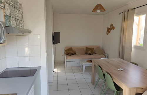 Saint-Saturnin-les-Avignon Casa | House in vacation residence 5 min from avignon
