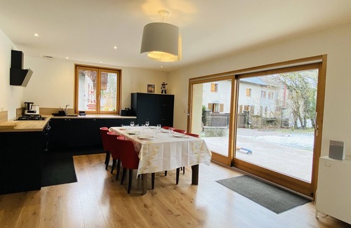 Alex Casa | ! House 140m2 ideal location between ski resorts and center of Annecy !