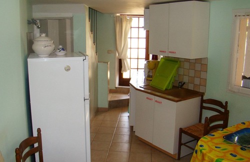 Mormoiron Casa | House, 2 bedrooms 4/5 pers. Residents swimming pool. Private parking.