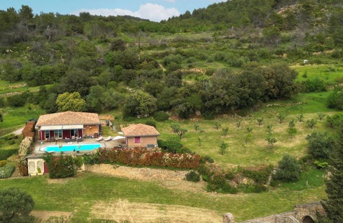 Beaufort Casa | House 2 cottages in the heart of nature in a village. superb view swimming pool