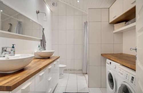 Vidja Casa | house 20min from sthlm c, 250meters to lake