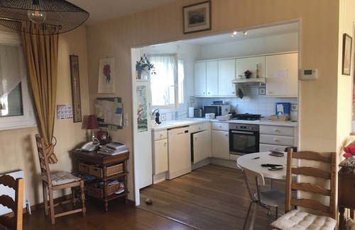 Belbeuf Casa | House 3 bedrooms Garden south view Fields Carrefour School Swimming pool Bus Rouen on foot