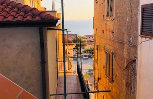 Bonifati Apartamento | HOUSE 4 NOVEMBER - APARTMENT IN HISTORIC CENTER