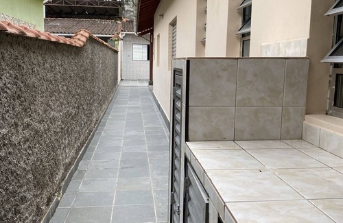 Real Casa | House 4 Suites, Large Space for Barbecue for 16 people.