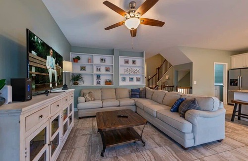 Leesburg Casa | House# 45 The Maine House (No Pets) Lakefront / Private Boatslip