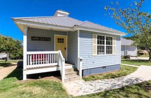 Leesburg Casa | House # 47 Happily Ever After (No Pets)