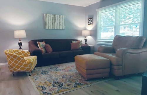 Bloomington Casa | House Around the Corner