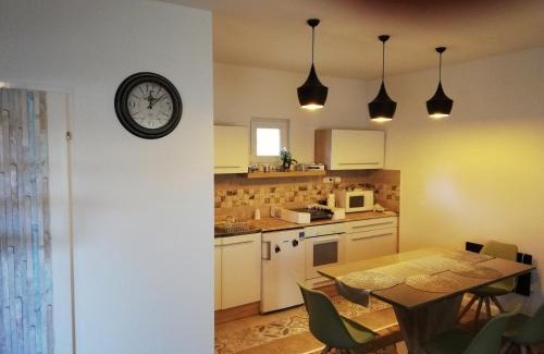 Esztergom Apartamento | House at Lake