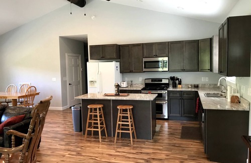 Moneta Casa | House at Smith Mountain Lake Airport