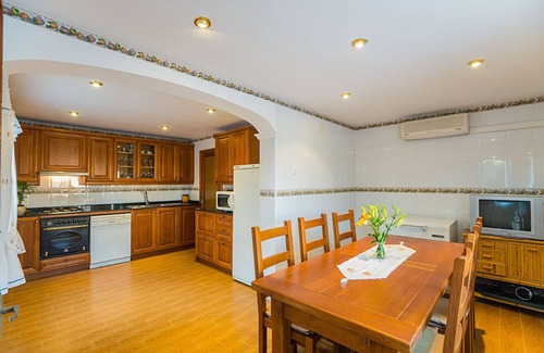 El Toro Chalet De Esquí | casa BENESTAR con piscina y aire acondicionado