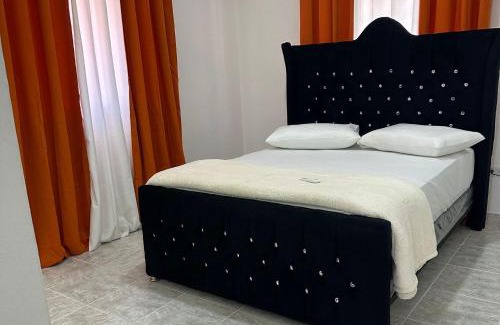 Ensanche Isabelita Casa | House-Blue-Mary