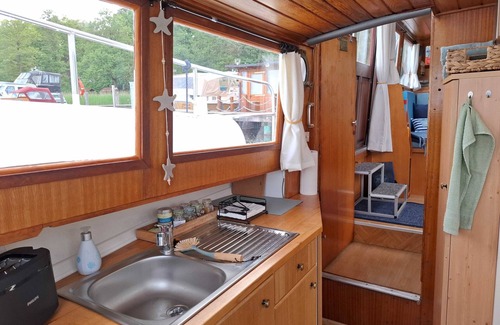 Wesenberg Alquiler De Eote | Casa Barco 'Helena' con vistas al lago