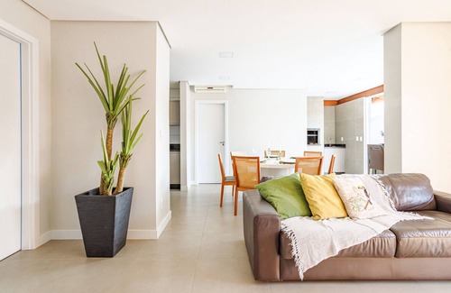 Daniela Casa | Casa junto al mar con piscina! Playa Daniela - Florianópolis