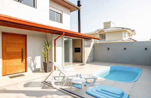Daniela Casa | Casa junto al mar con piscina! Playa Daniela - Florianópolis