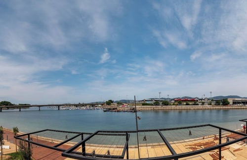 Vigo Chalet De Esquí | Casa junto al Mar