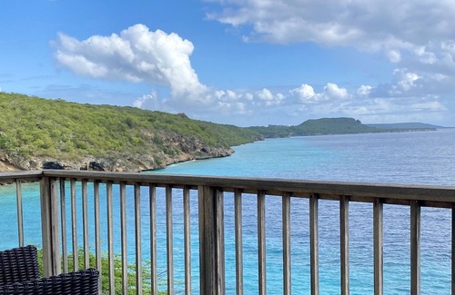 Soto Casa | House directly on the Caribbean Sea with private beach and breathtaking views.