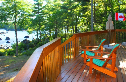 LaBelle Casa | Casa Eagle Cove - Cottage justo en la orilla del lago Ponhook