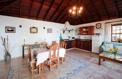 Los Quemados Cabaña | Casa rural con WIFI, jacuzzi, vistas al mar y maravillosas puestas de sol