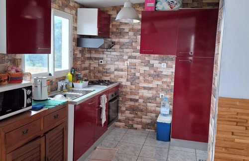 Saint-Leu Cama Y Desayuno | House facing the sun