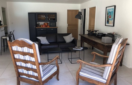 Le Revest-les-Eaux Casa | casa para 8 personas con piscina en el interior de Var