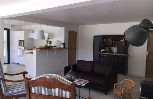 Le Revest-les-Eaux Casa | casa para 8 personas con piscina en el interior de Var