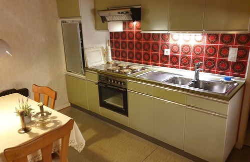 Schwalefeld Casa | House for 8 persons. 5 bedrooms, 2 bathrooms, 3 toilets with garage/garden.