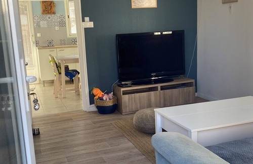Port-Saint-Louis-du-Rhone Cama Y Desayuno | House on Cartel beach 50 meters from the sea