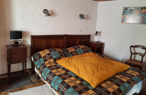 Saint-Pierre-dels-Forcats Casa | House in the heart of the village