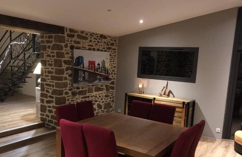Saint-Pierre-de-Plesguen Casa | House full of charm near the corsair city, jacuzzi under glass roof