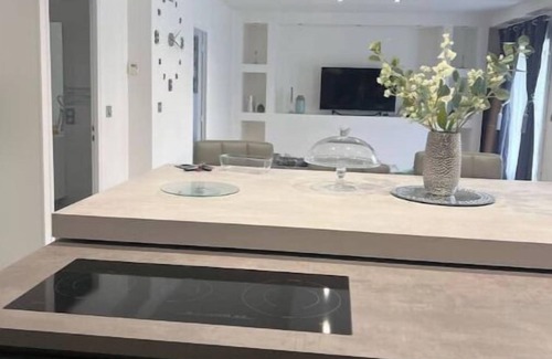 Boissy-Saint-Leger Casa | house/garden/pool/20 min from Paris
