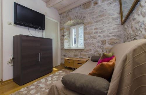Kastel Sucurac Casa | House Gulliver