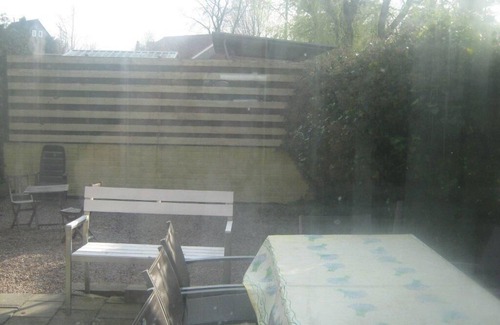 Hommert Casa | House Hommert 5 large bedrooms- 10 single beds free wifi free parking front door