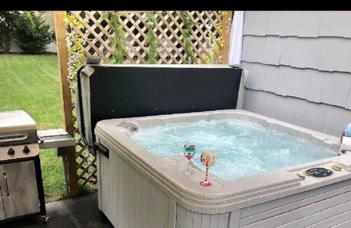 Manorville Casa | House ,hot tub, pool table, fireplace, barbecue área,soccer área, beach outlets